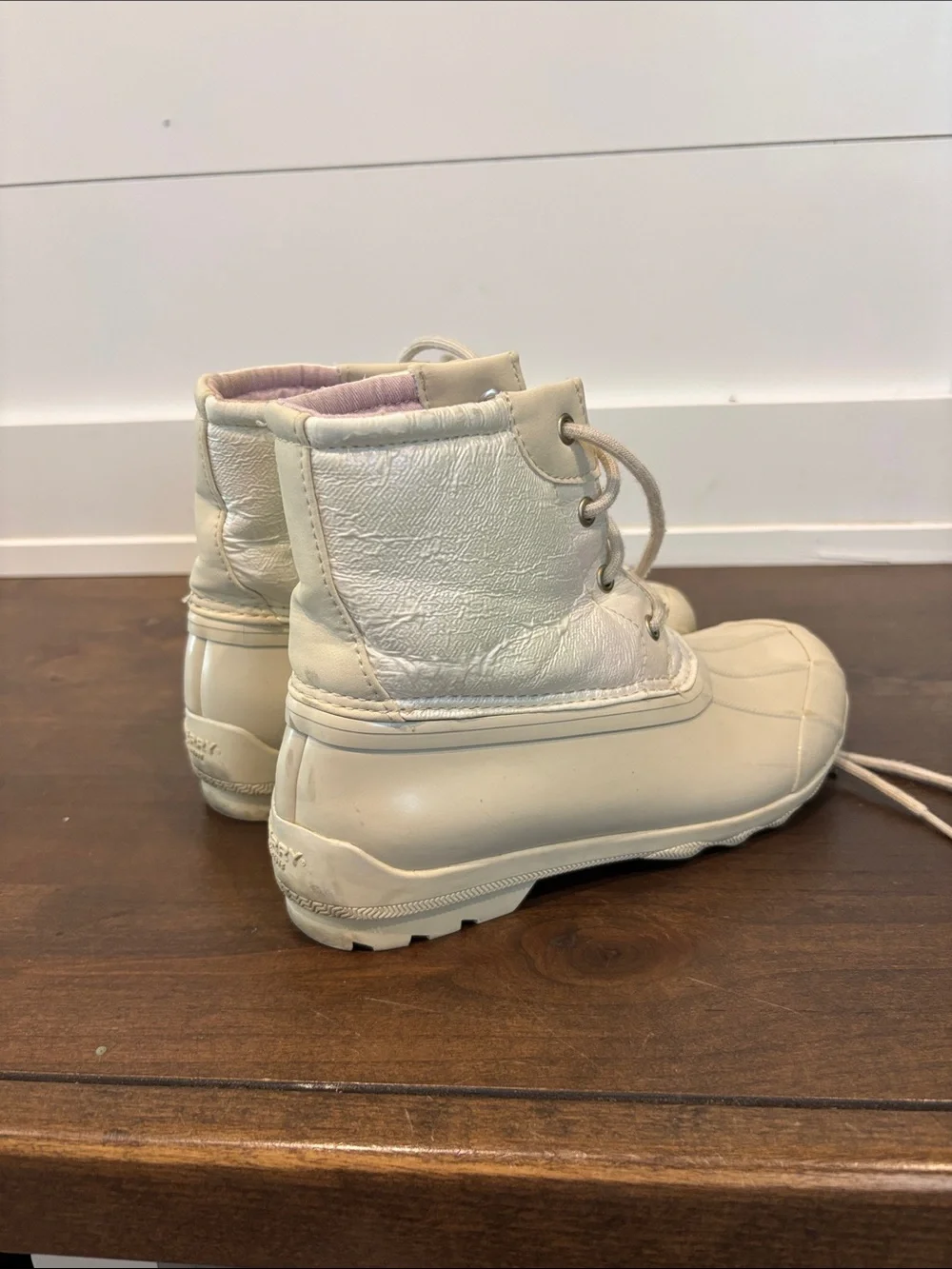 Sperry Kids Cream Lace-Up Duck Boots with Pink Lining